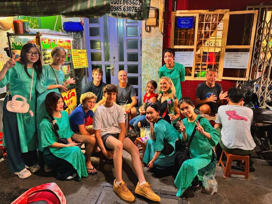 Saigon: Michelin Guide Food Tour with Ao Dai Female Riders - Practical tips so you enjoy every stop