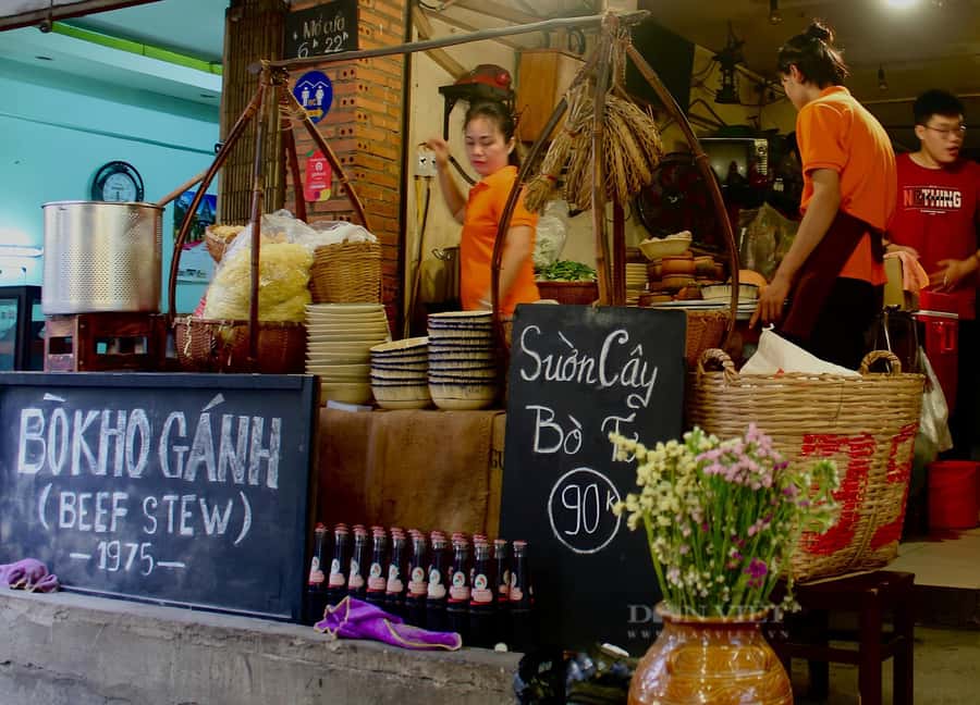 Saigon: Michelin Guide Food Tour with Ao Dai Female Riders - Price and value: $42 for four hours of food and transport