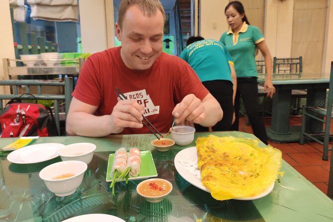 Saigon Motorbike Night Street Food Tour - The motorbike tasting format: what you’re signing up for