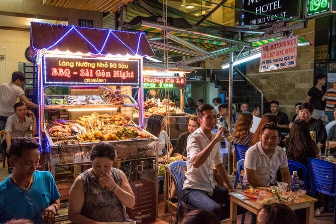 Saigon Night Bites on Foot: Local Vendors, Stories & Sweet Finish - The savory middle: ha cao, spring rolls, and banh bo banh tieu