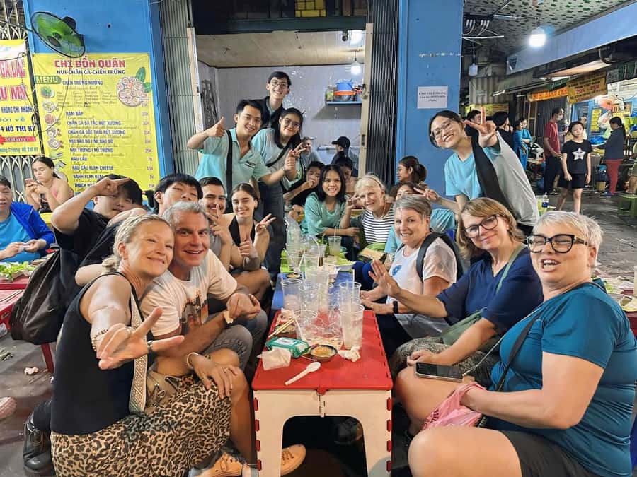 Saigon: Private Backstreets Walking Food Tour - Nguyễn Thiện Thuật Area: Betel Leaf Beef and Market Life