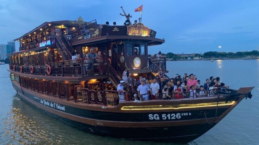 Saigon River Dinner on Cruise with Buffet and live music - What You Eat: Vietnamese Favorites Plus International Options