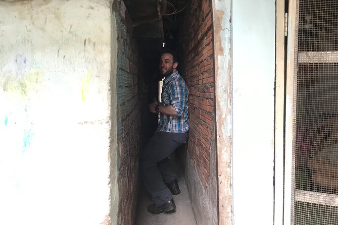 Saigon Slum tour and Saigon Chillspots by motorbike/ Aodai rider - Stop 1: starting the experience in Ho Chi Minh City