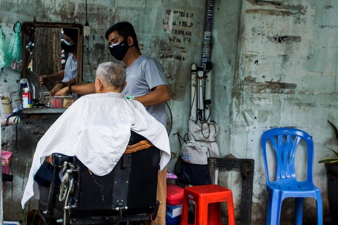Saigon Street Photography Experience - The local hardware market: details, hands, and texture