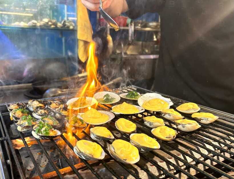 Secret walking Food Tour Ho Chi Minh City - Hairy Ark Clams with Black Pepper: A Rare Saigon Flavor
