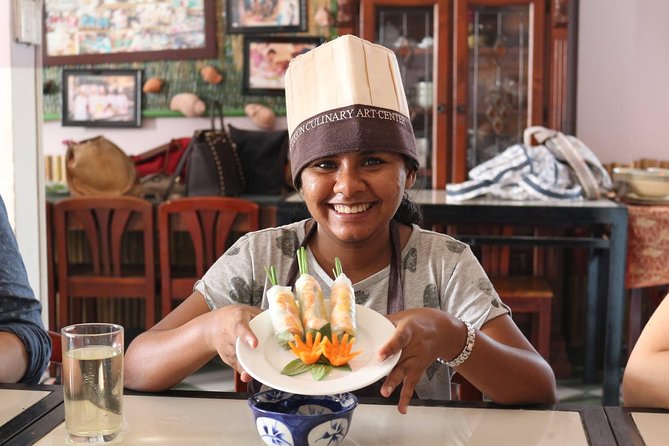 Small-group Cooking Class with Market visiting (4-5 hours) - Key things you’ll notice right away