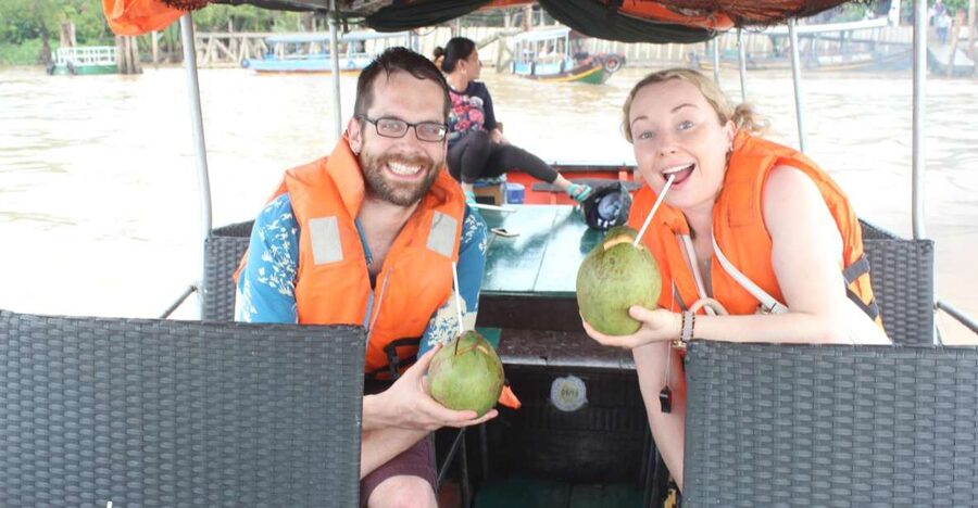 Small Group tour to Mekong Delta 1 Day (Maximum 12pax) - Vinh Trang Pagoda and the Tien River Pause: Setting the Mood