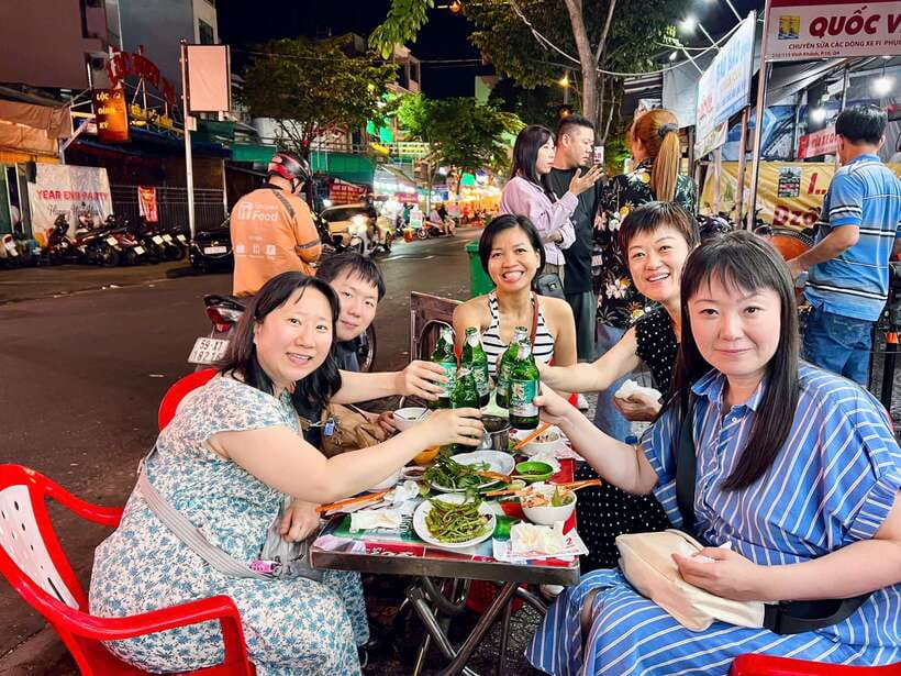 Street Food Walking Tour with a Cooking Instructor - Dist 4 at night with Lua: why this feels more local