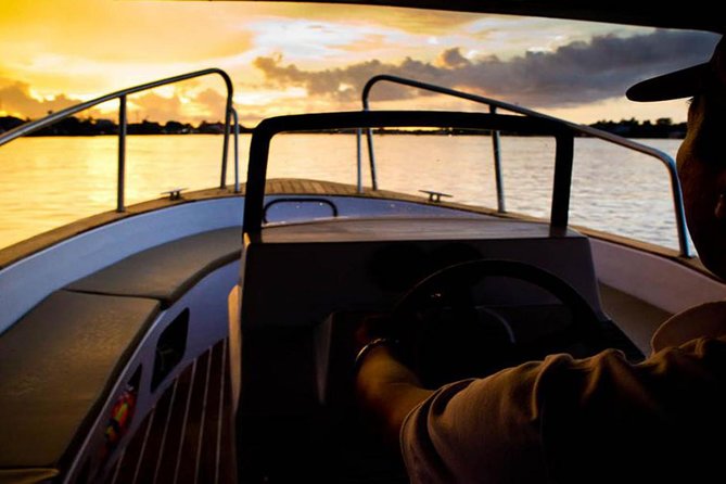 Sunset cruise and Saigon by night tour - Finger Food, Soft Drinks, and a Relaxed Pace on Water