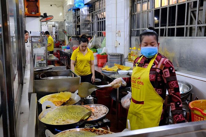 Super Niche Walking Street Food Tour in Ho Chi Minh City - Walking versus taxis: how the route stays enjoyable in traffic-heavy Saigon