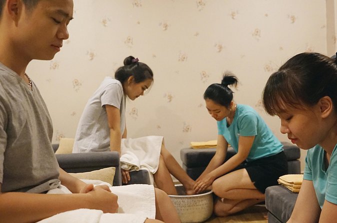 Tan Son Nhat Airport Foot & Head Neck Shoulder Massage 60 Minutes - Value for $18: why the price makes sense