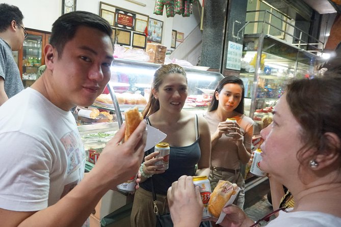 Taste the Unreal Street Food Walking Tour in Saigon - Practical tips so you enjoy it more (even if you hate crowds)