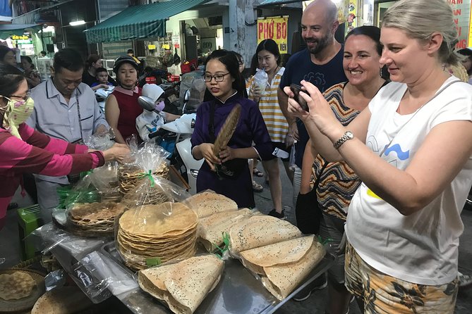 The Unique Ao Dai Street Food Tour By Scooter - Stop 3: Nguyen Thien Thuat Apartment Buildings and bun bo hue (30 minutes, admission included)