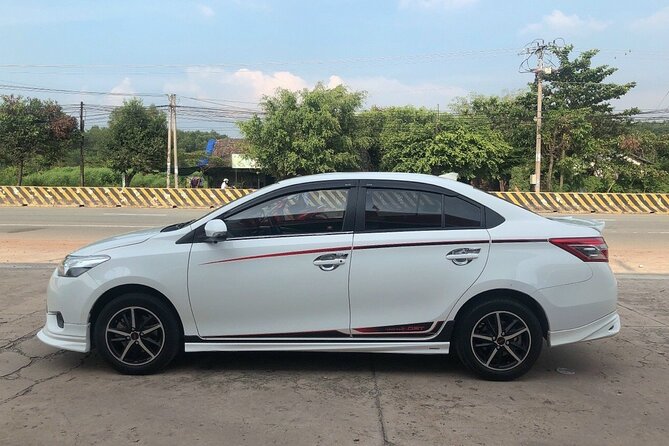 (TOP) Private car: Ho Chi Minh Airport (SGN) from/to HCM center - Hotel-to-airport flow: easy departures with a 30-minute window