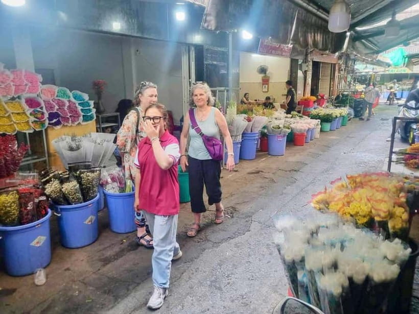 Top Saigon Unique Street Food On Scooter w/ Locals - Practicalities that matter on a scooter night