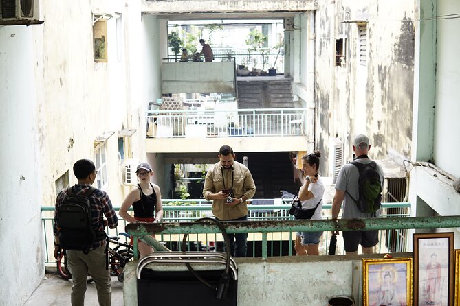 Using Medium Format film camera to discover Saigon - Analog Photography in Saigon: Medium-Format TLR and One B&W Roll