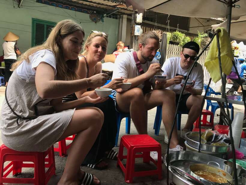 Vegan Walking Tour Not Just Vegan Food - Starting at 200 Đ. Lê Lai: How the Tour Gets You Oriented Fast