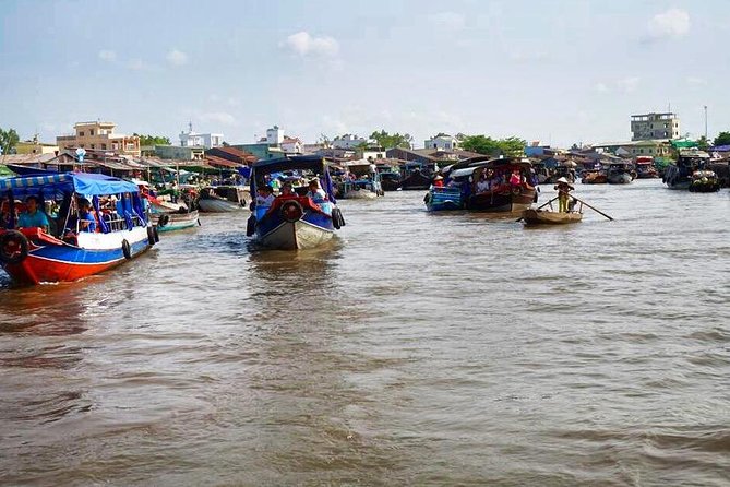 Vietnam Tour from the South to the North in 10 Days 9 Nights - Hanoi’s northern gate area and the Temple of Literature stop