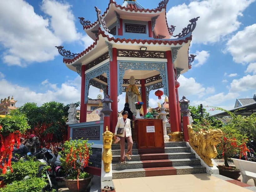 VIP Tour Authentic Mekong Delta & Local pagoda by SpeedBoat - Don Ca Tai Tu folk music and village transport: switching modes on purpose