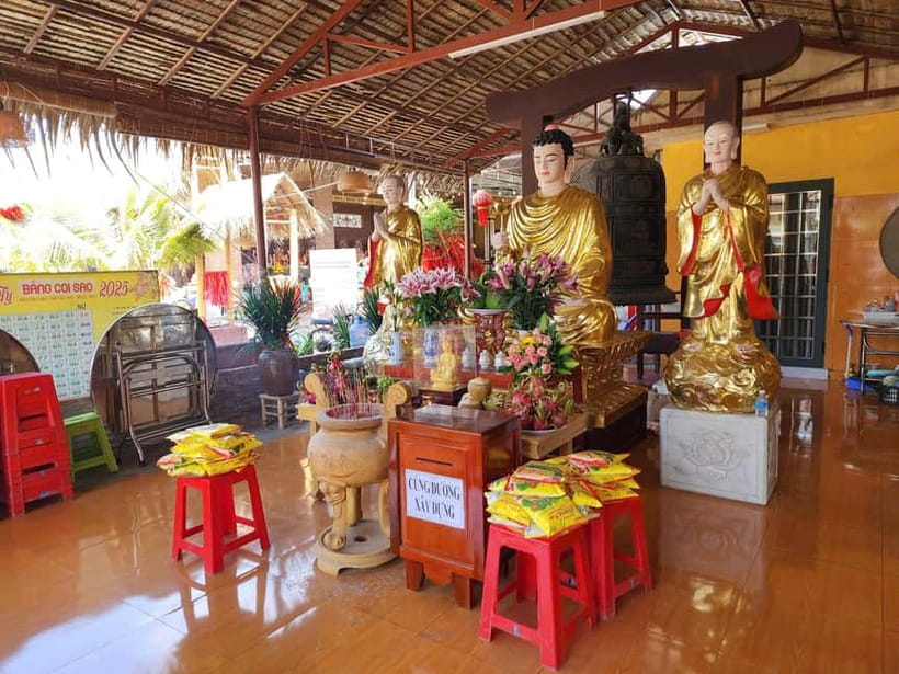 VIP Tour Authentic Mekong Delta & Local pagoda by SpeedBoat - Seven-course Vietnamese lunch: more than a break from the heat