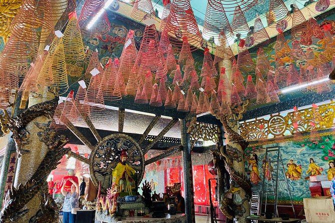 VIP Tour in Dragon Floating Temple sightseeing by SpeedBoat - Onboard Comfort, Safety, and the Stuff You’ll Appreciate