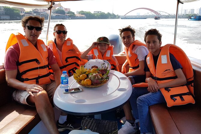 VIP Tour in Saigon: New Year’s Eve Fireworks 2027 by SpeedBoat - Timing that matters: 9:15 PM to 12:30 AM