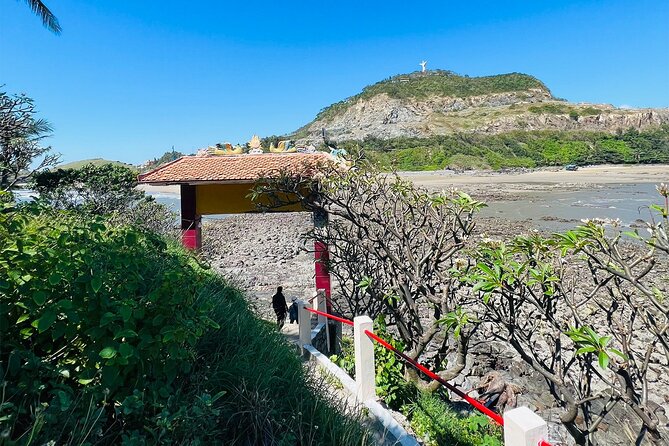 Vung Tau Essential: Beach, Christ Statue & Colonial Heritage - Lunch in Vung Tau and Thuy Van Beach Time