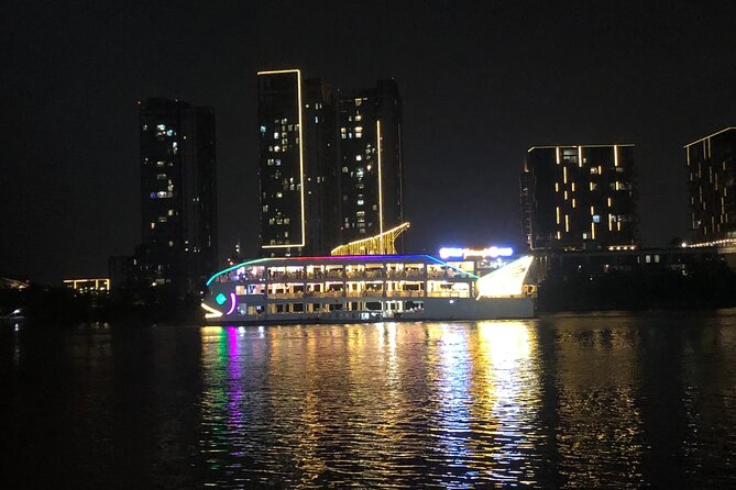 Water Puppet Show-Cyclo & Dinner On Cruise in Ho Chi Minh City - Dinner on the Saigon River from Bến Bạch Dằng: night views with a real meal