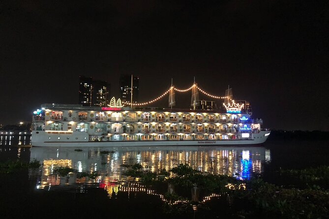 Water Puppet Show-Cyclo & Dinner On Cruise in Ho Chi Minh City - Guide quality and what to watch for during the evening