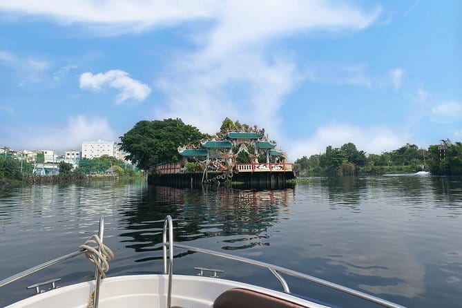 Water Puppet Show in Ho Chi Minh City - The hands-on moment: learning how puppets move